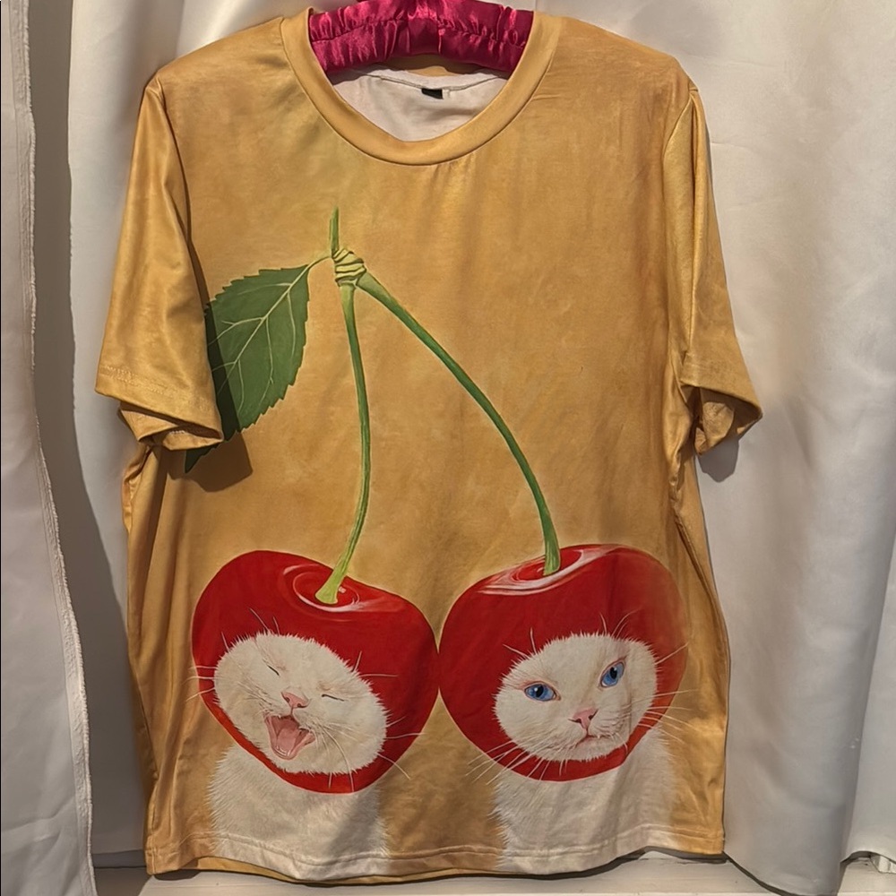 Cherry Cat Graphic Woman T Shirt XL
